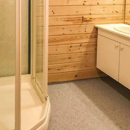 בית נופש Four Bedroom Holiday In Kvinlog *